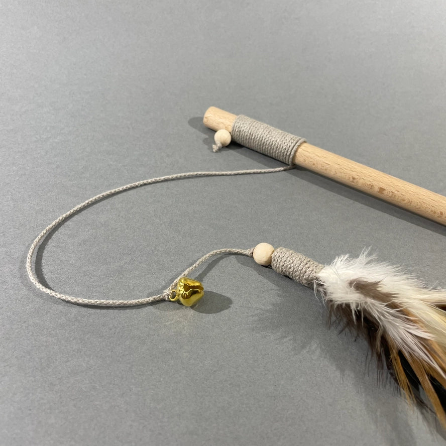 Jouet pour Chat Naturel - Plumes et Clochette - Baguette pour Chat - Pawsome Pet Toys