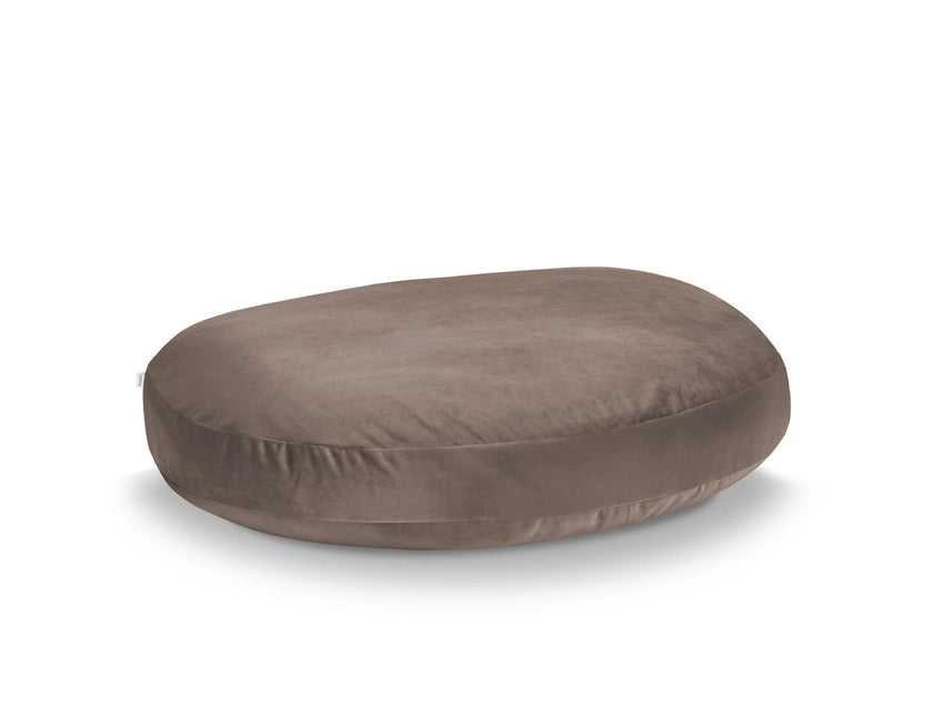 Coussin ovale en tissu marron clair pour chien, doux et confortable, parfait pour les chiots et chiens de toutes tailles.