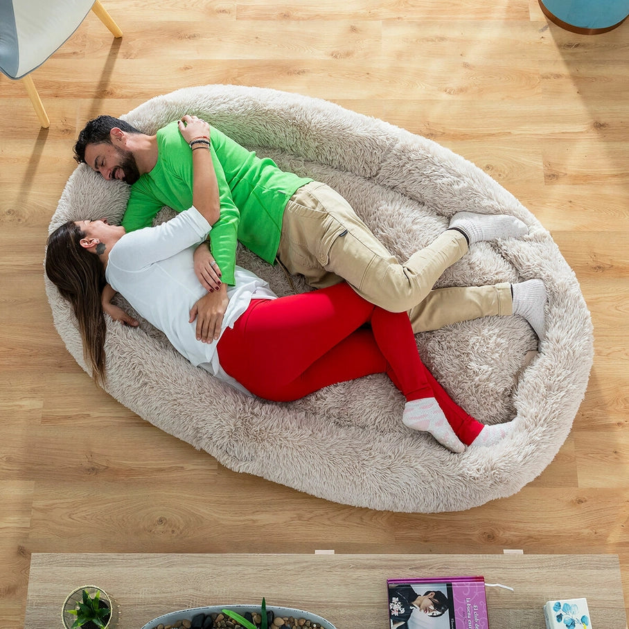 Coussin ovale géant beige pour grands chiens, lit extra-large moelleux à mémoire de forme, idéal pour plusieurs animaux ou races géantes, confort maximal